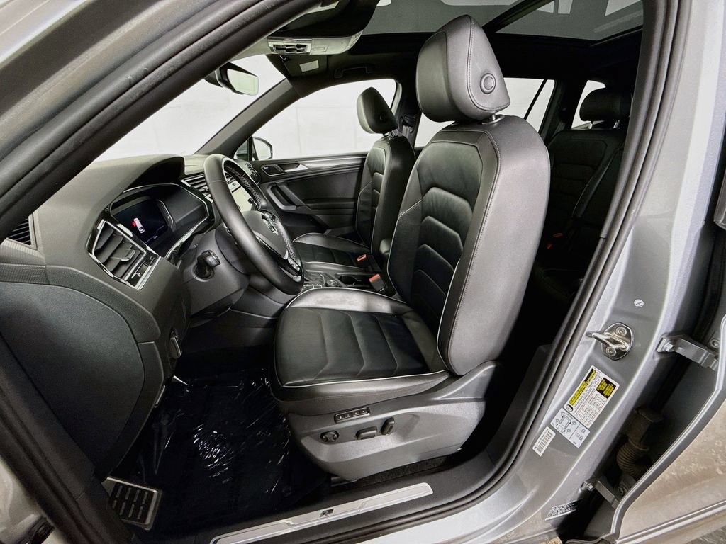 Used 2019 Volkswagen Tiguan SEL Premium R-Line AWD/4WD image 24