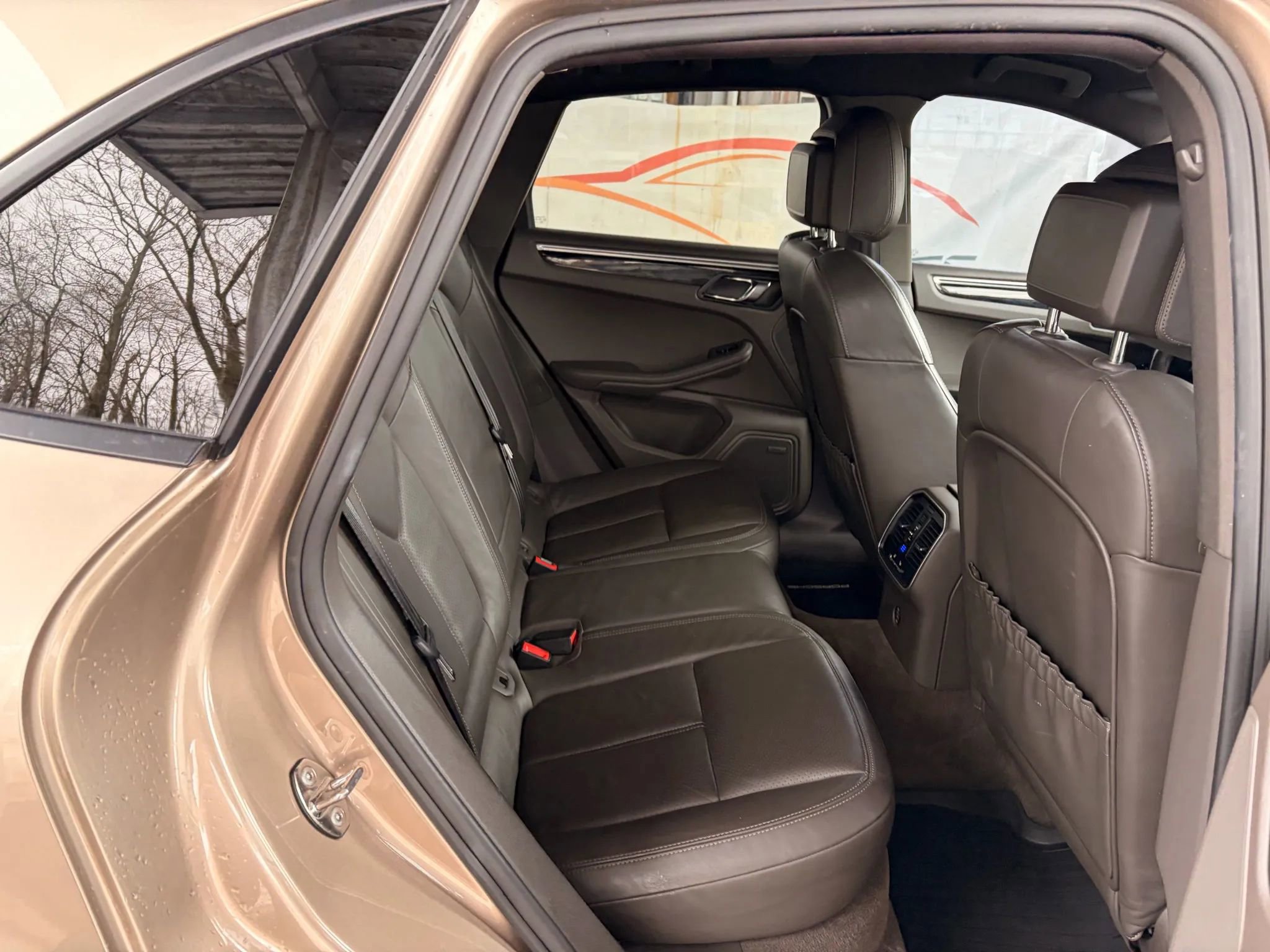 Used 2017 Porsche Macan image 71