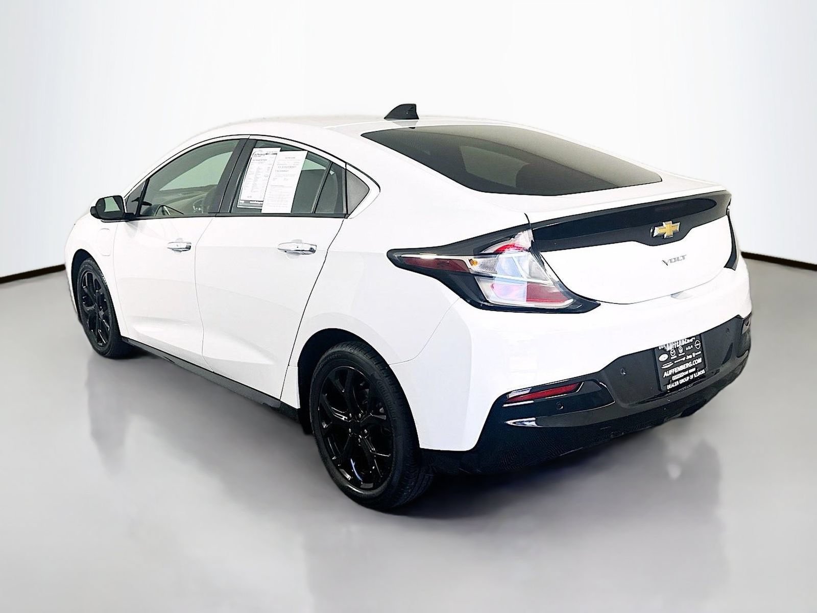 Used 2018 Chevrolet Volt Premier w/ Driver Confidence Package FWD image 5