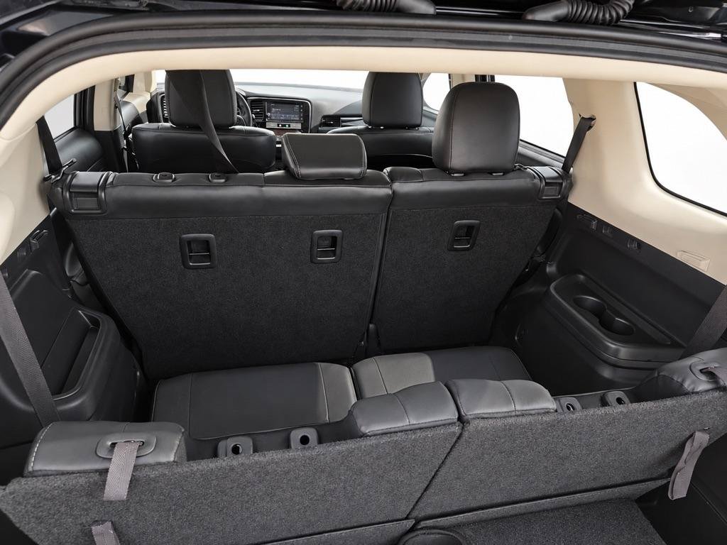 Used 2019 Mitsubishi Outlander SE AWD/4WD image 10