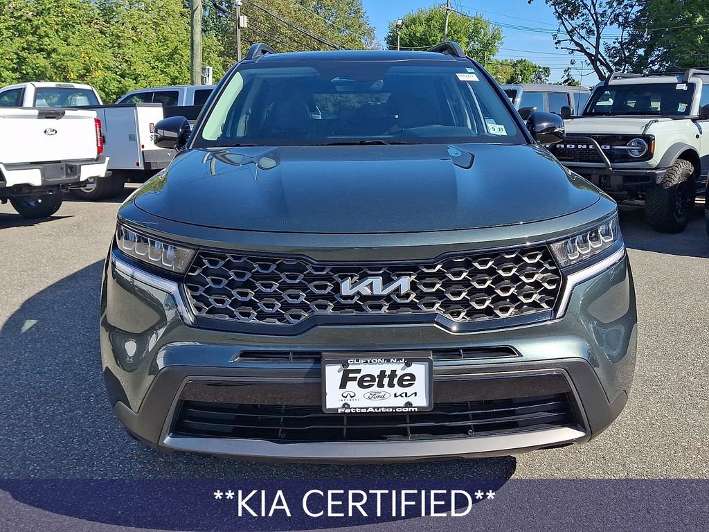 Certified 2022 Kia Sorento S w/ Panoramic Sunroof Package AWD/4WD image 3