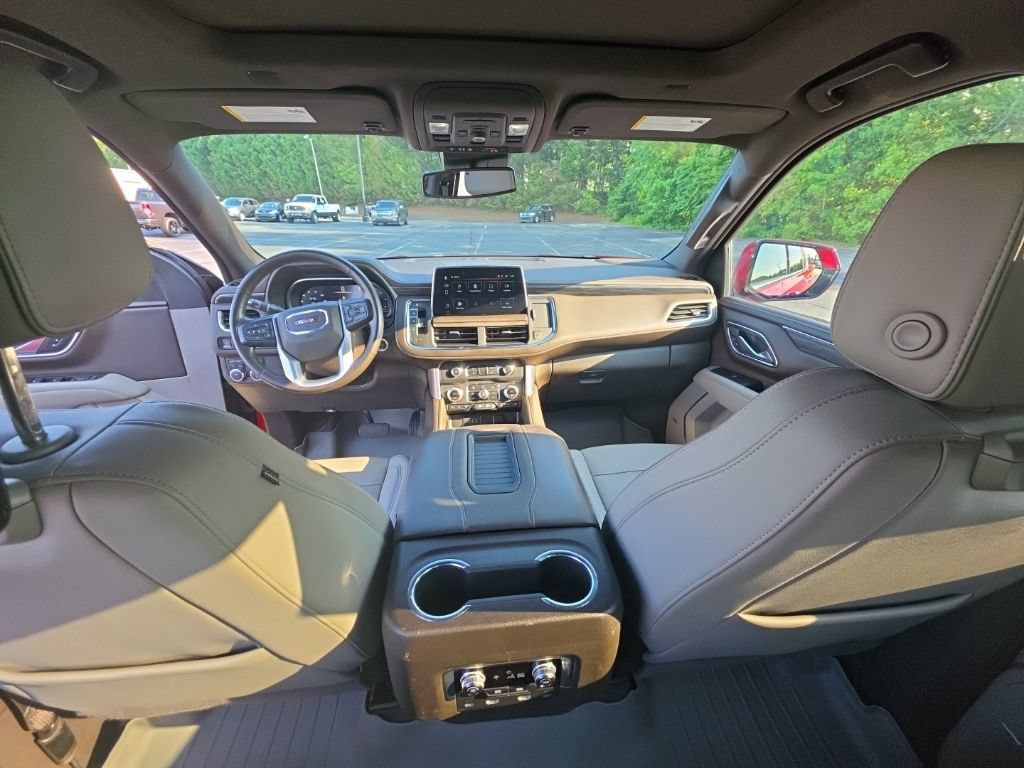 Certified 2023 GMC Yukon XL SLT w/ SLT Premium Package AWD/4WD image 25