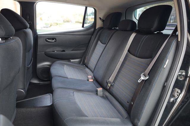 Used 2021 Nissan Leaf SV w/ SV Technology Package FWD image 19