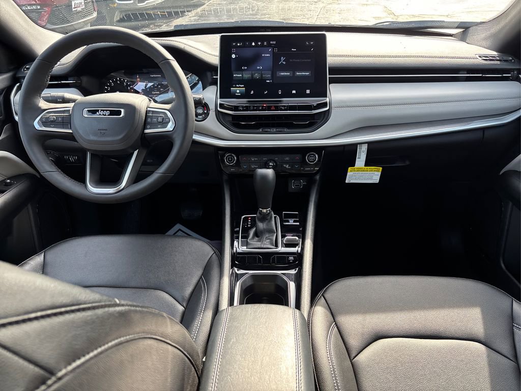 New 2025 Jeep Compass Limited image 19