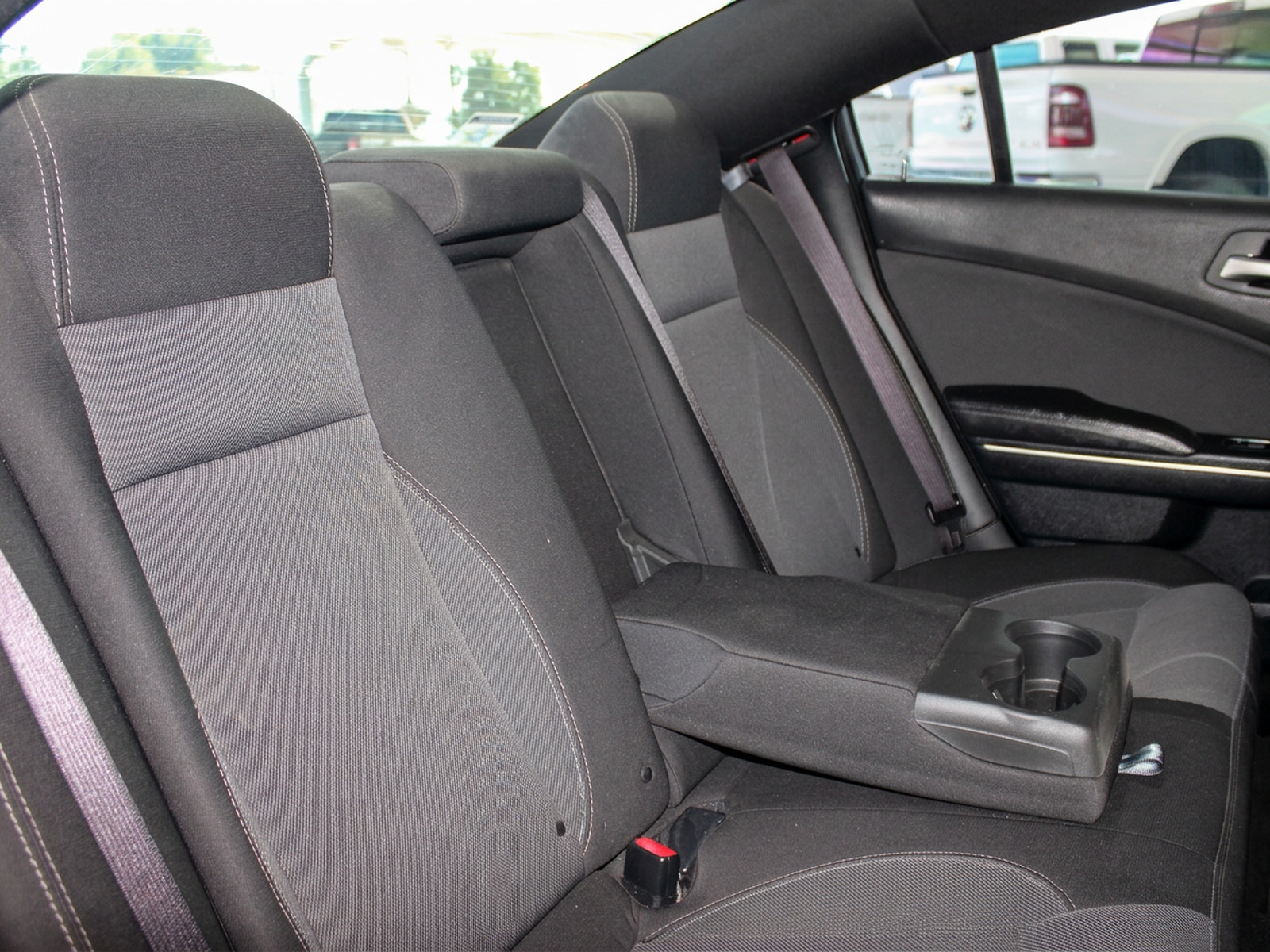 Used 2018 Dodge Charger SXT RWD image 18
