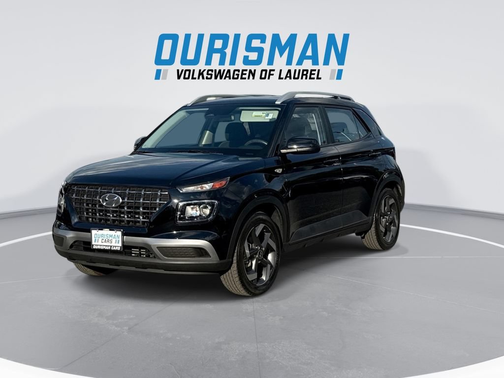 Used 2023 Hyundai Venue SEL w/ Cargo Package FWD image 4