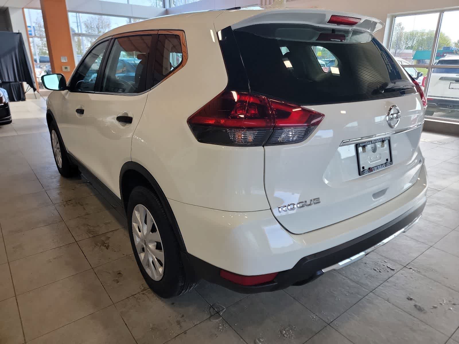 Used 2019 Nissan Rogue S AWD/4WD image 10