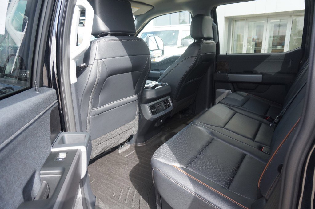 Used 2025 Ford F350 Lariat w/ Black Appearance Package AWD/4WD image 10