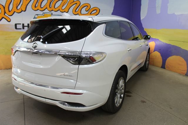 Used 2022 Buick Enclave Avenir w/ Avenir Technology Package AWD/4WD image 5