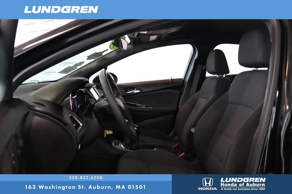 Used 2018 Chevrolet Cruze LT FWD image 10