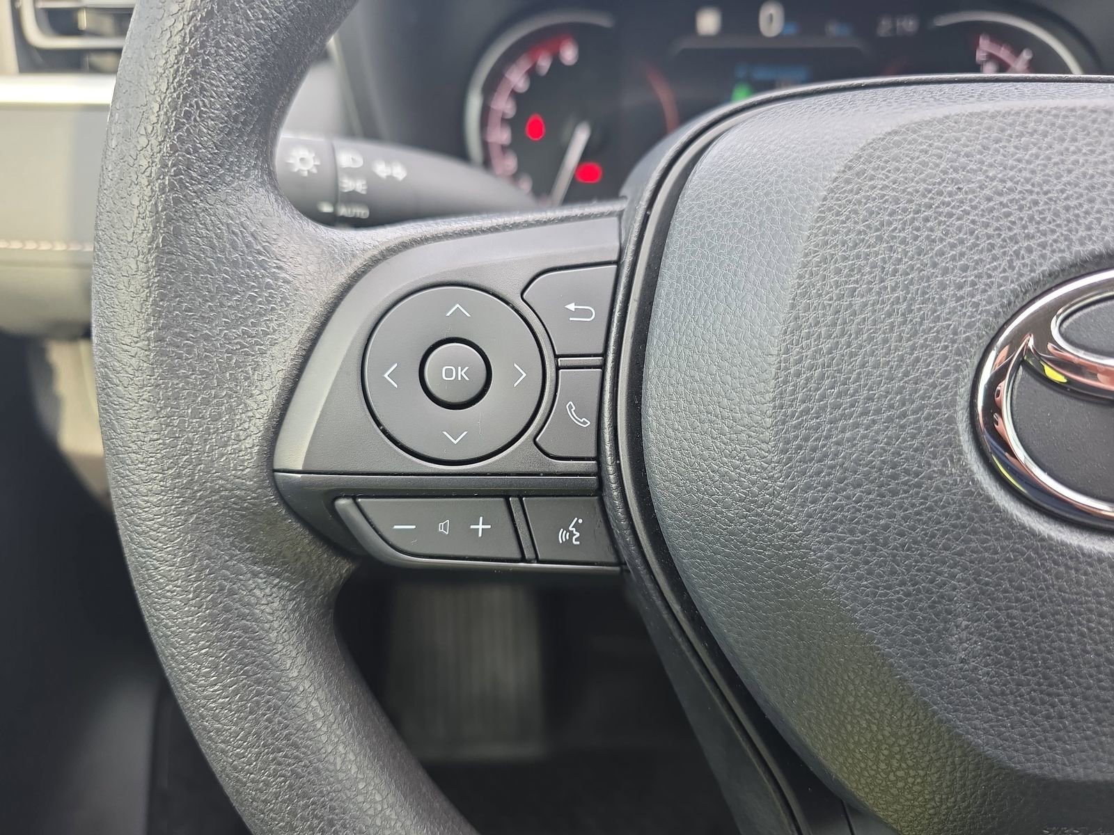 Used 2024 Toyota RAV4 XLE w/ Convenience Package image 17