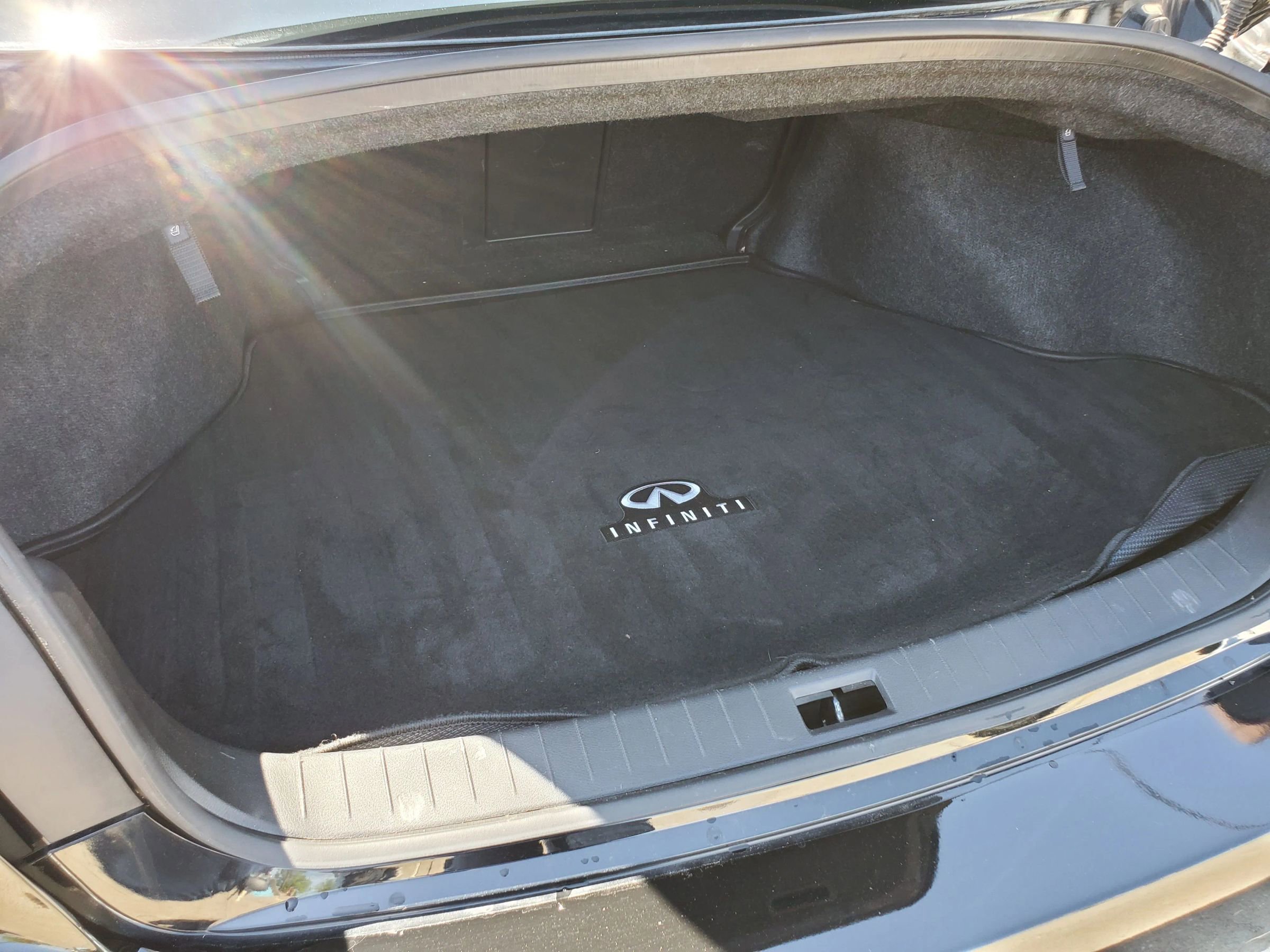 Used 2015 INFINITI Q50 Premium w/ Deluxe Touring Package AWD/4WD image 54