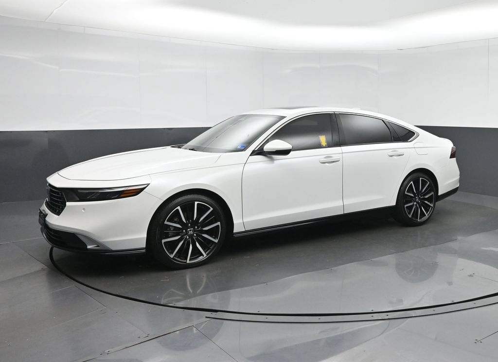 Used 2023 Honda Accord Touring image 3