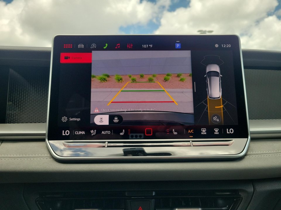 New 2026 Volkswagen Tiguan SE R-Line FWD image 19