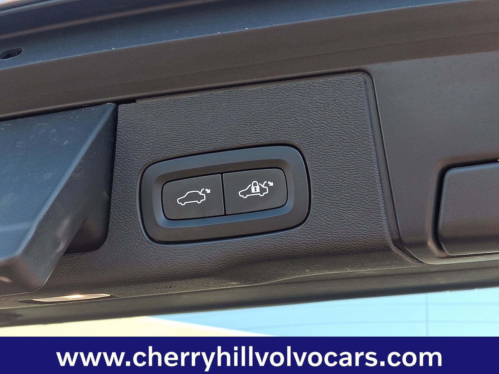 Certified 2023 Volvo XC60 B5 Plus w/ Climate Package image 28