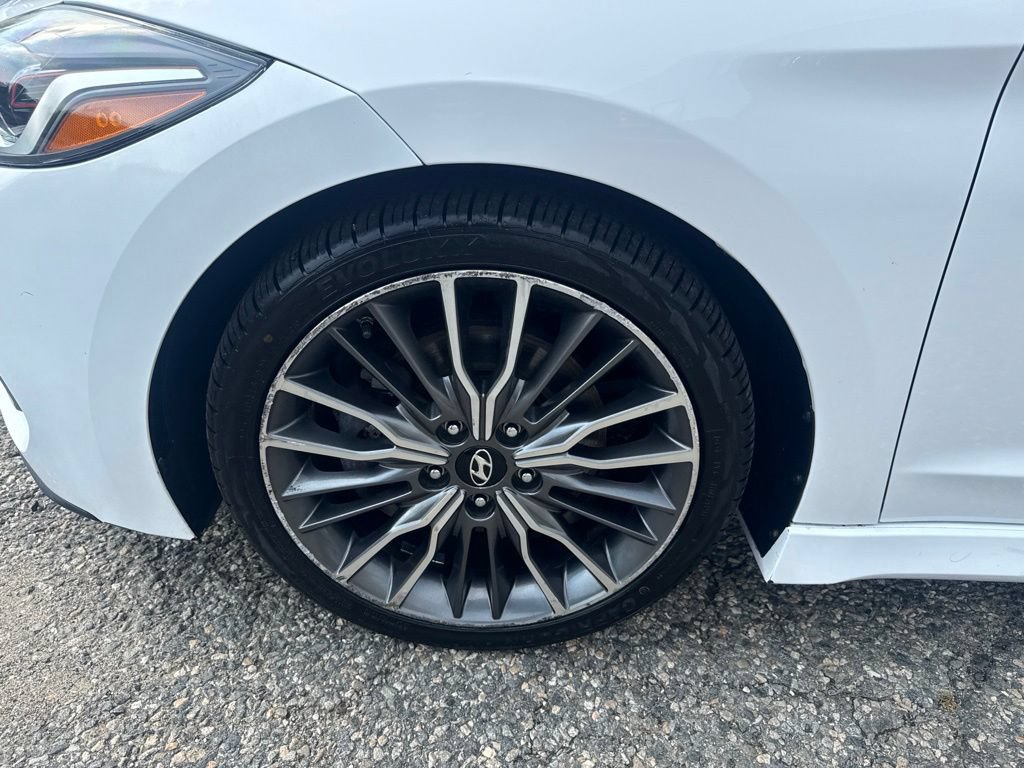 Used 2017 Hyundai Elantra Sport w/ Sport Premium Package 06 FWD image 10