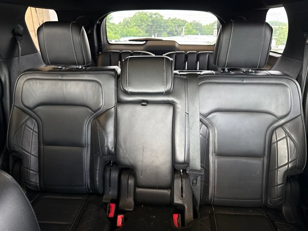 Used 2016 Ford Explorer Platinum AWD/4WD image 30