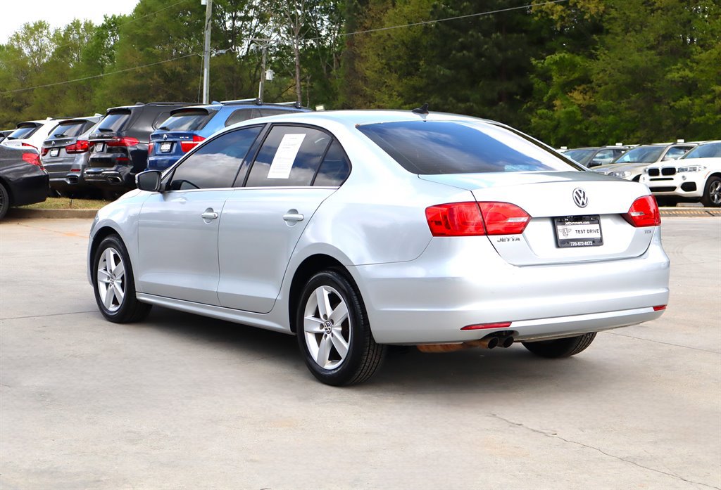 Used 2013 Volkswagen Jetta TDI image 5