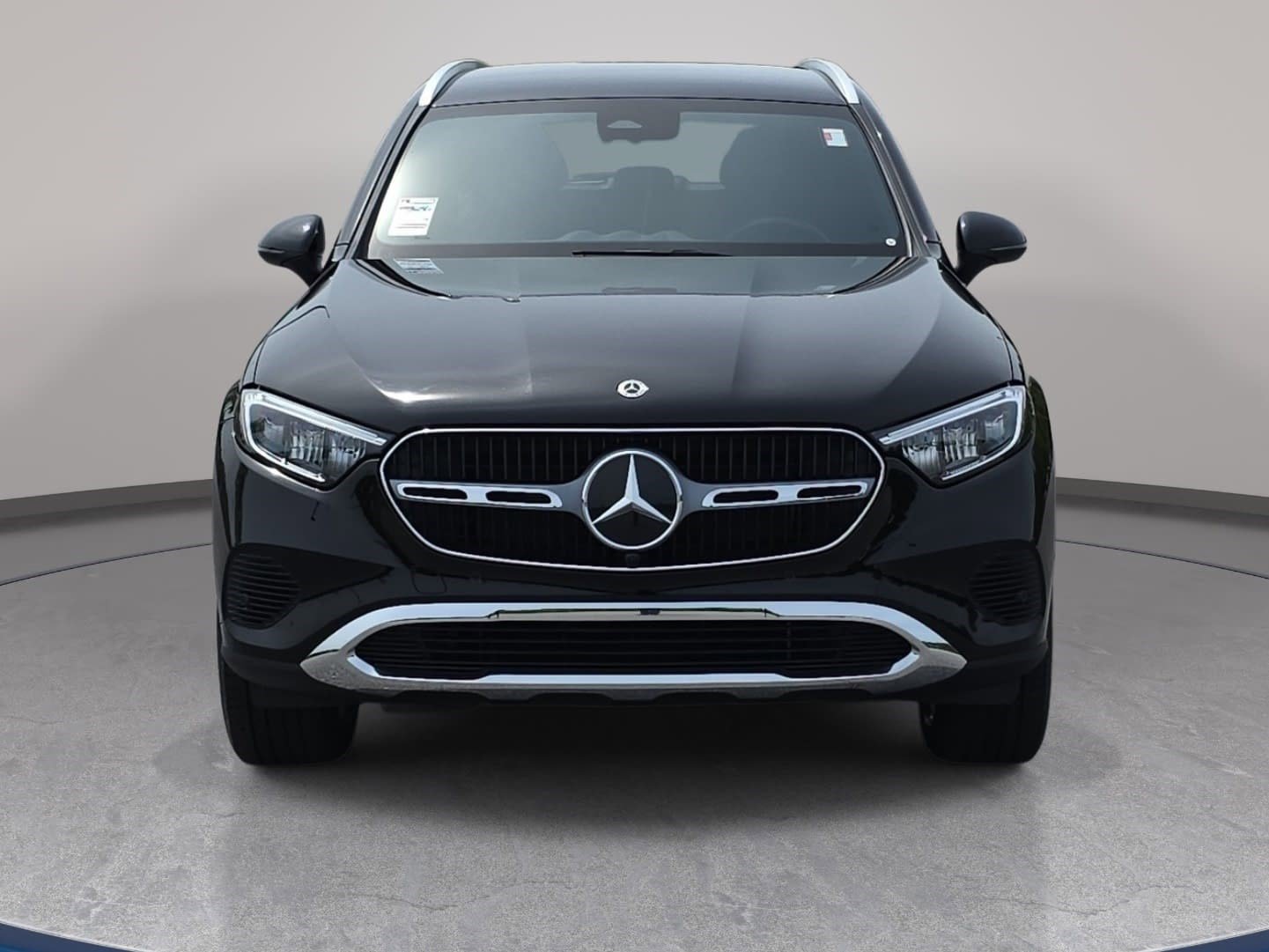 Used 2023 Mercedes-Benz GLC 300 4MATIC image 2