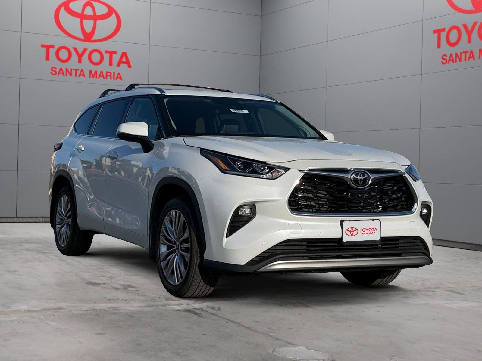 Used 2023 Toyota Highlander Platinum FWD image 1
