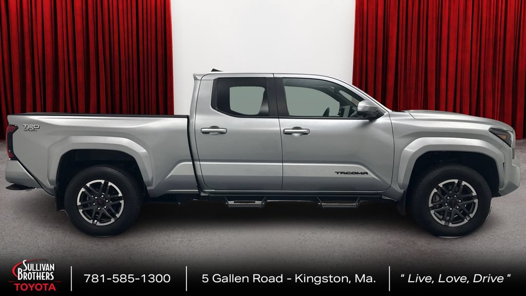Used 2024 Toyota Tacoma TRD Sport w/ TRD Sport Premium Package AWD/4WD image 4