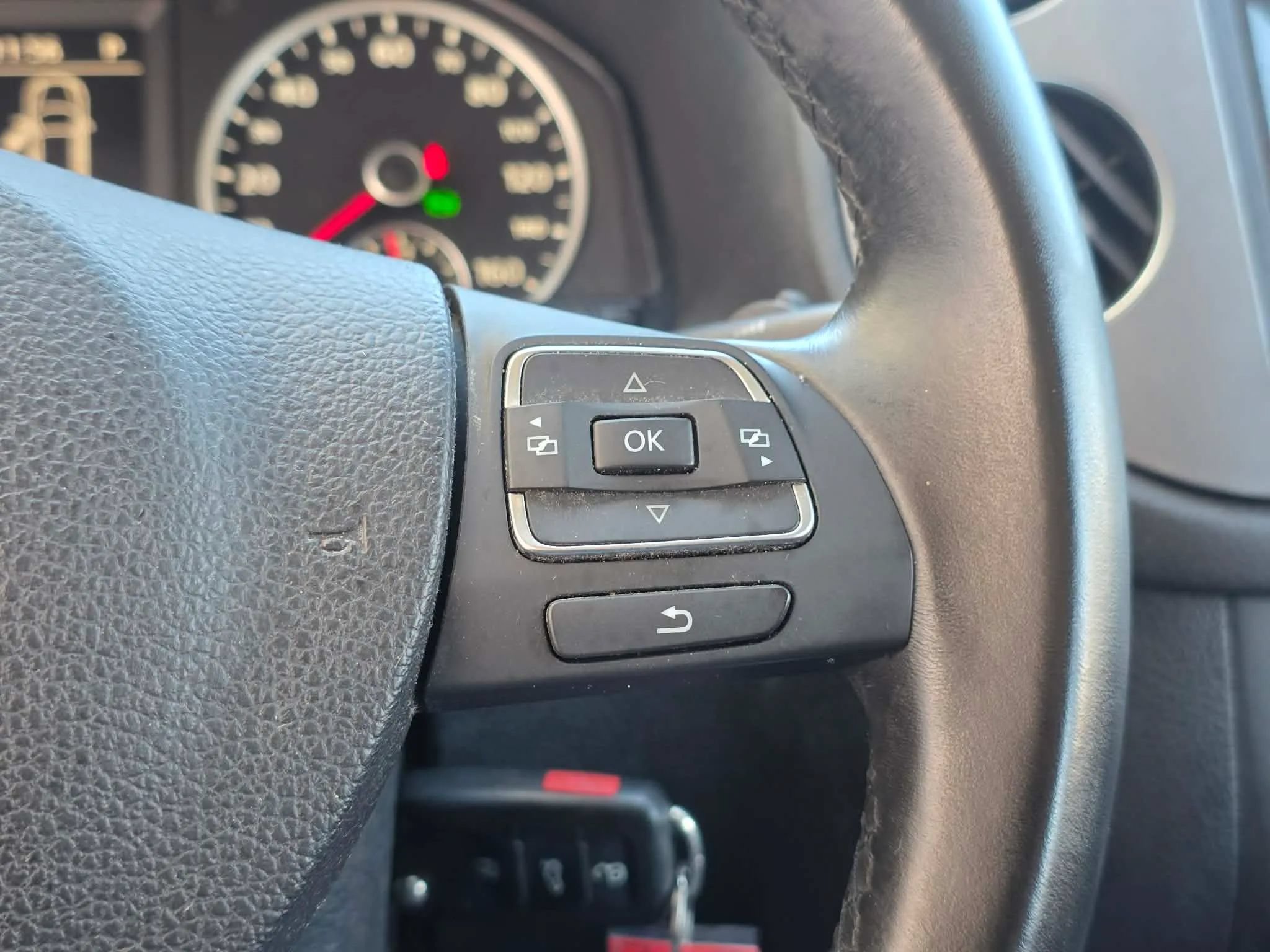 Used 2013 Volkswagen Tiguan S FWD image 22