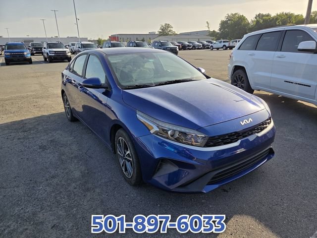 Used 2023 Kia Forte LXS w/ LXS Technology Package FWD image 3