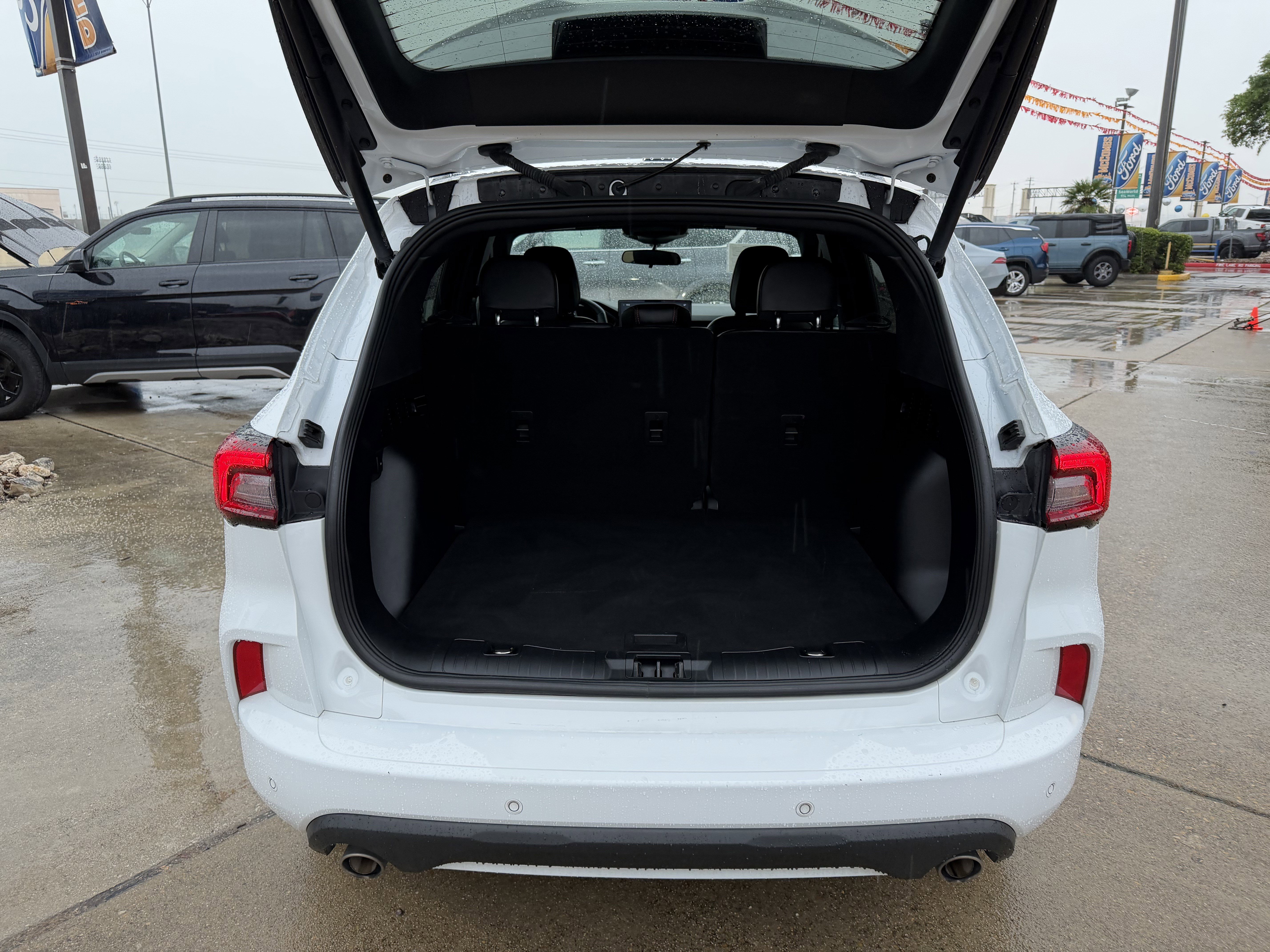 Certified 2023 Ford Escape ST-Line w/ Tech Pack #1 FWD image 7