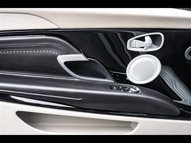 Used 2023 Aston Martin DB11 Coupe RWD image 10