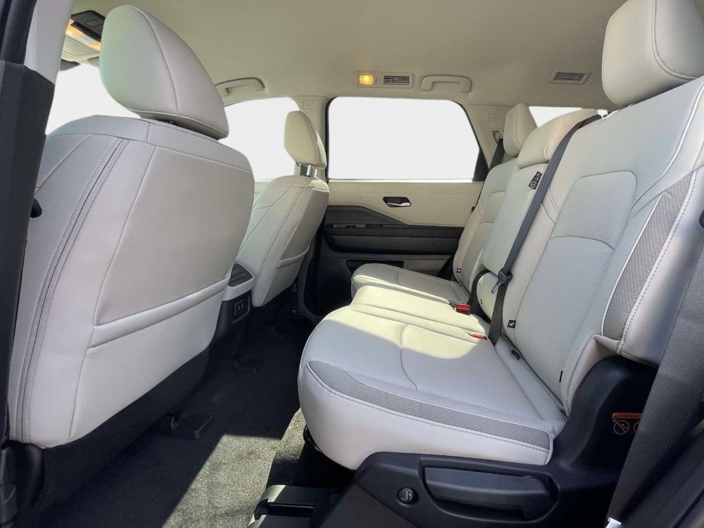 New 2026 Nissan Pathfinder SL FWD image 13