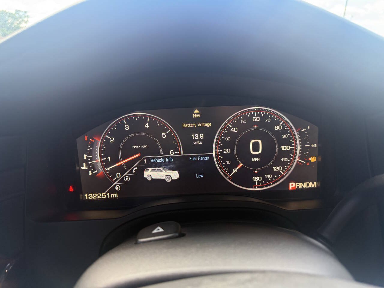 Used 2015 Cadillac Escalade Luxury AWD/4WD image 21