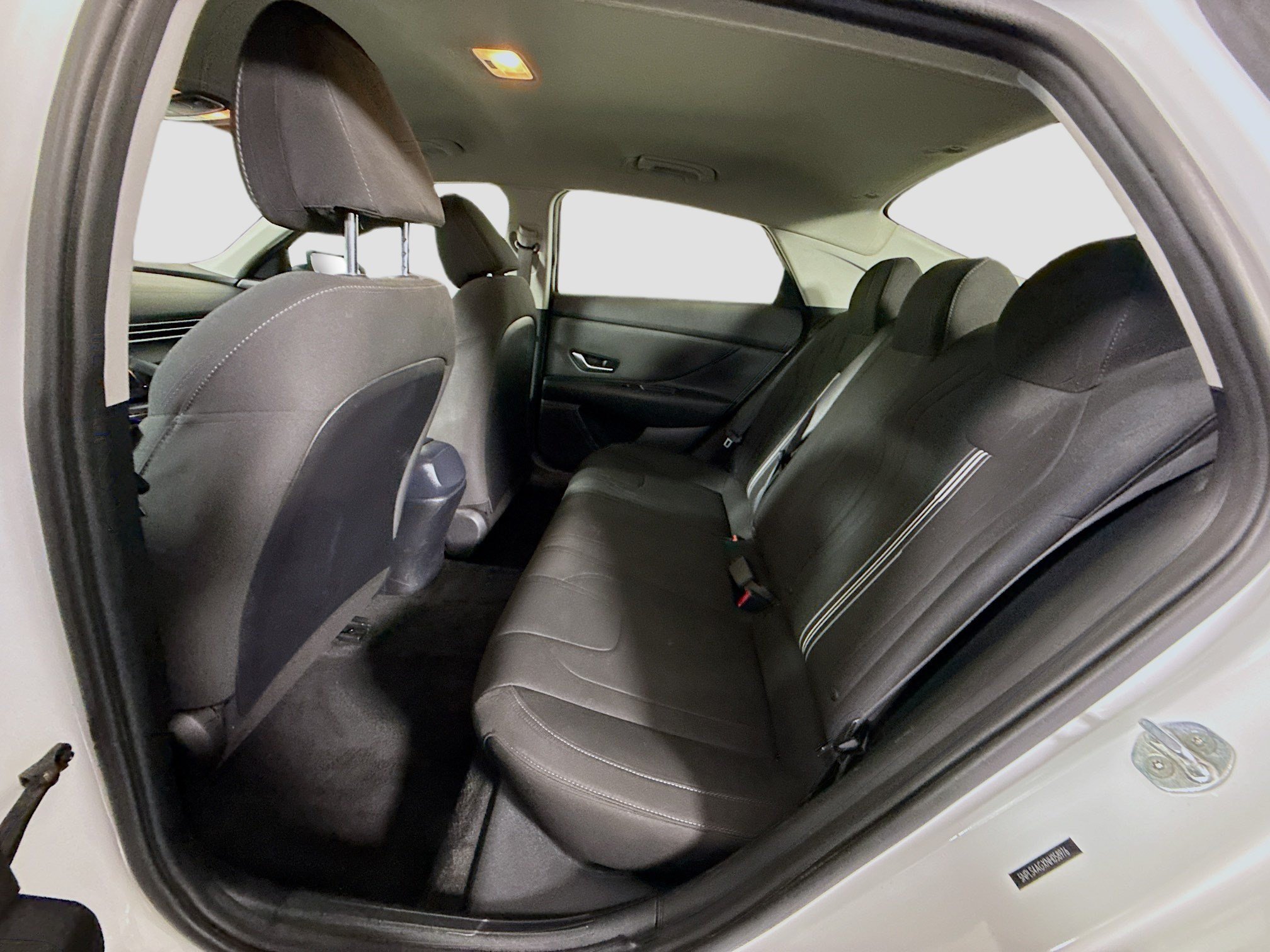 Used 2022 Hyundai Elantra SEL w/ Convenience Package FWD image 25