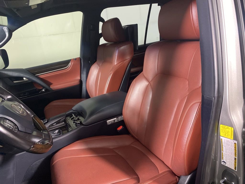 Used 2020 Lexus LX 570 4WD w/ Sport Package image 12