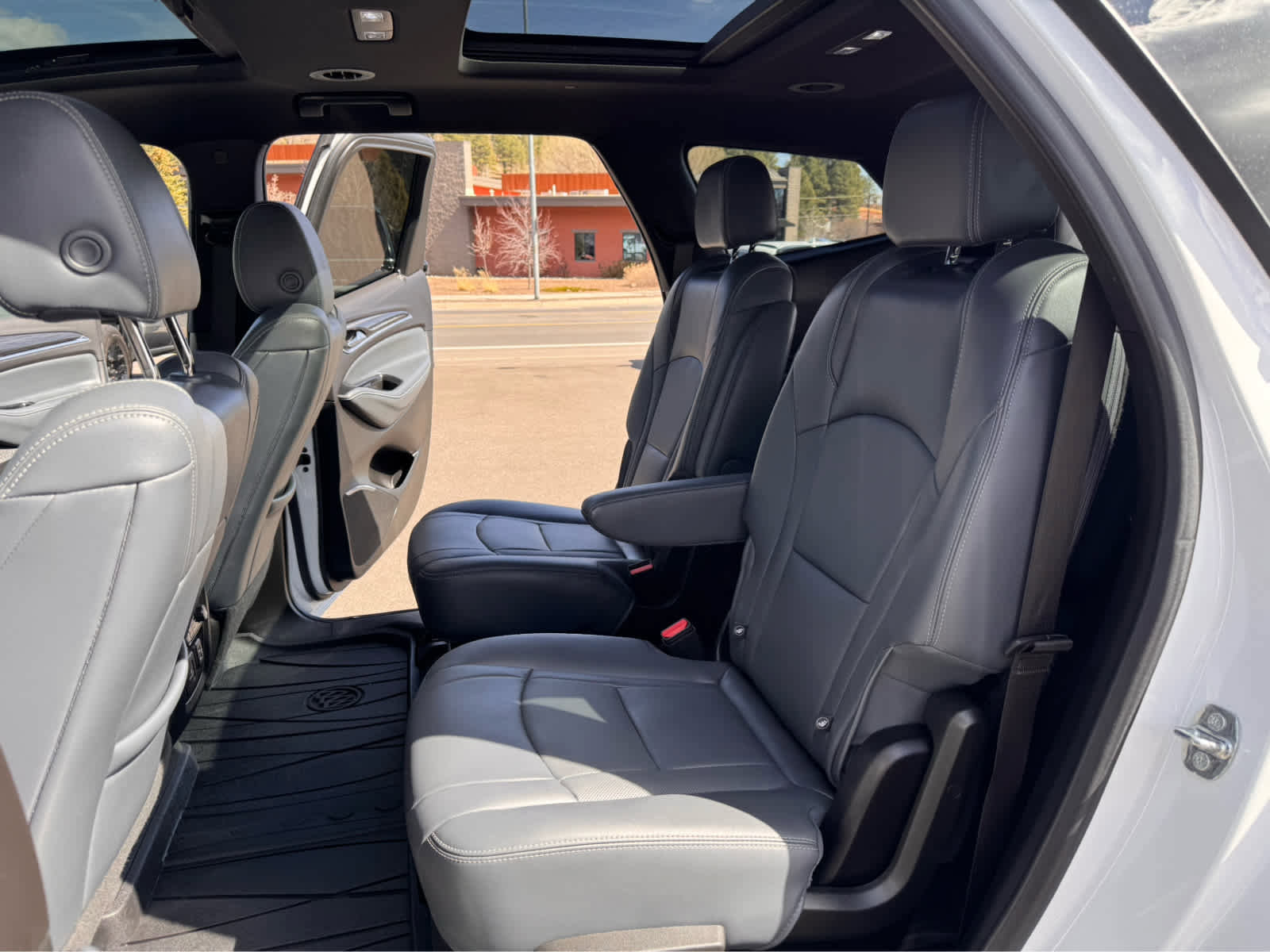 Used 2022 Buick Enclave Premium w/ Experience Buick Package image 10
