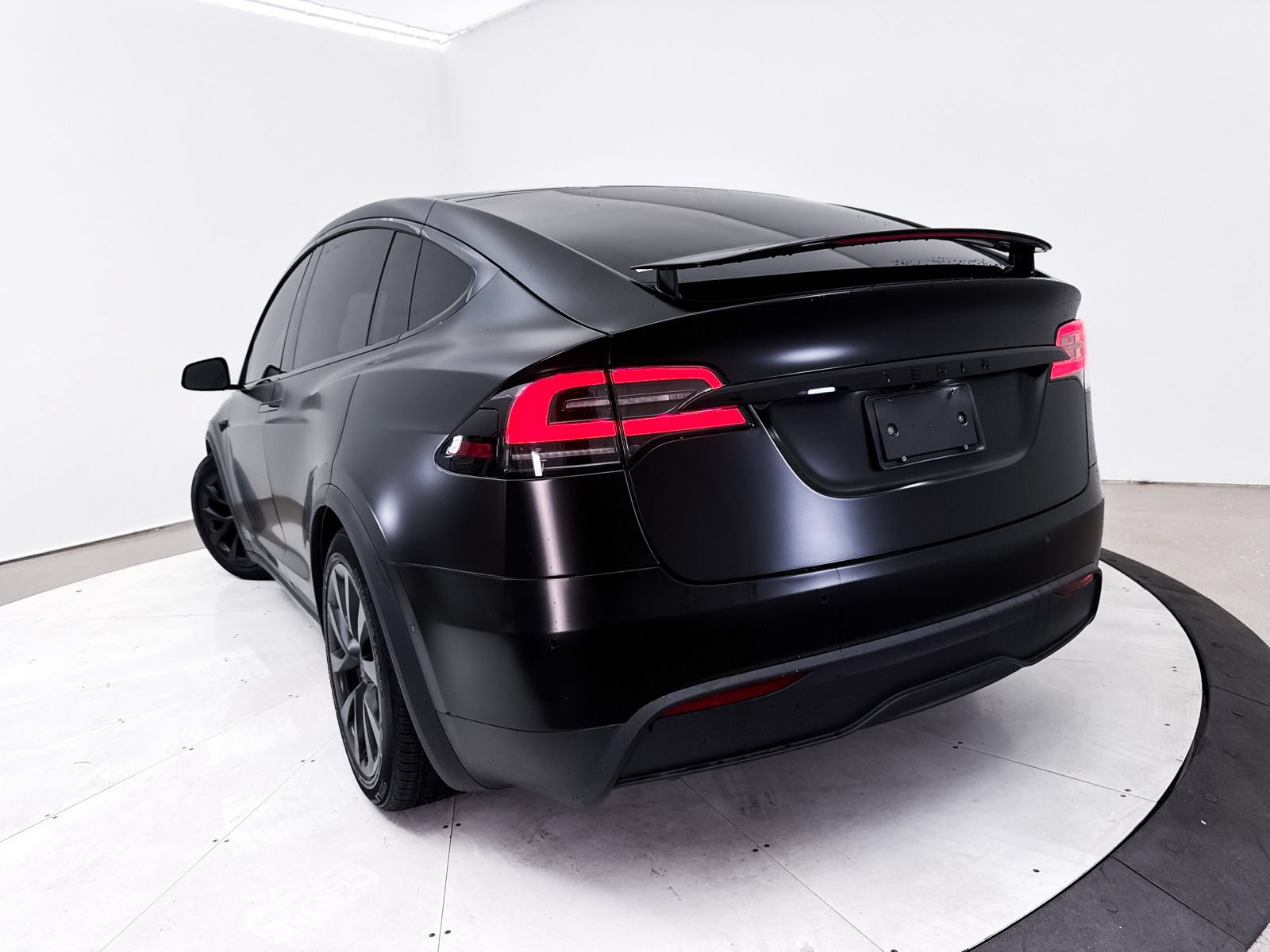 Used 2023 Tesla Model X AWD/4WD image 8