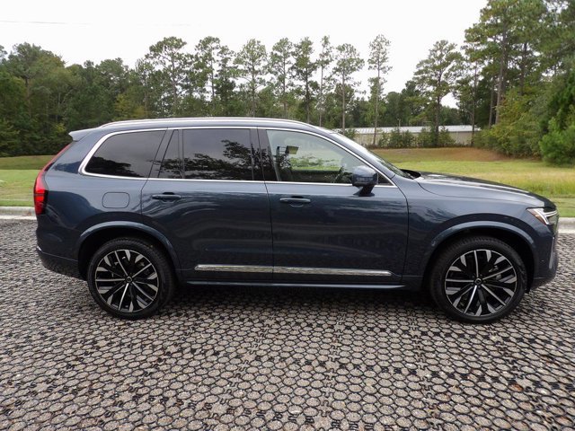 Certified 2025 Volvo XC90 B6 Plus image 4