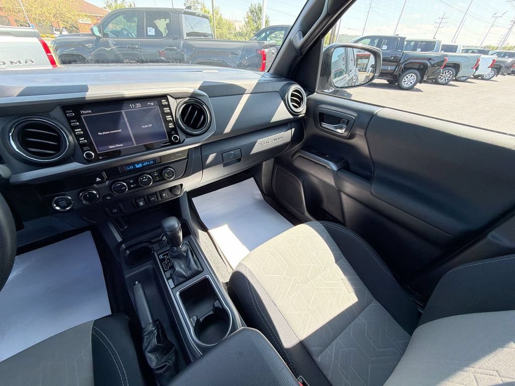 Used 2021 Toyota Tacoma TRD Off-Road AWD/4WD image 11