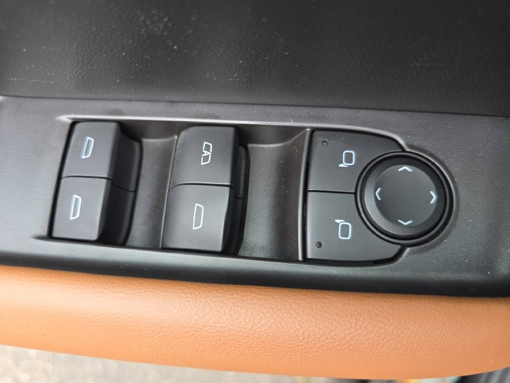 Used 2024 GMC Canyon AT4 w/ AT4 Premium Package AWD/4WD image 31