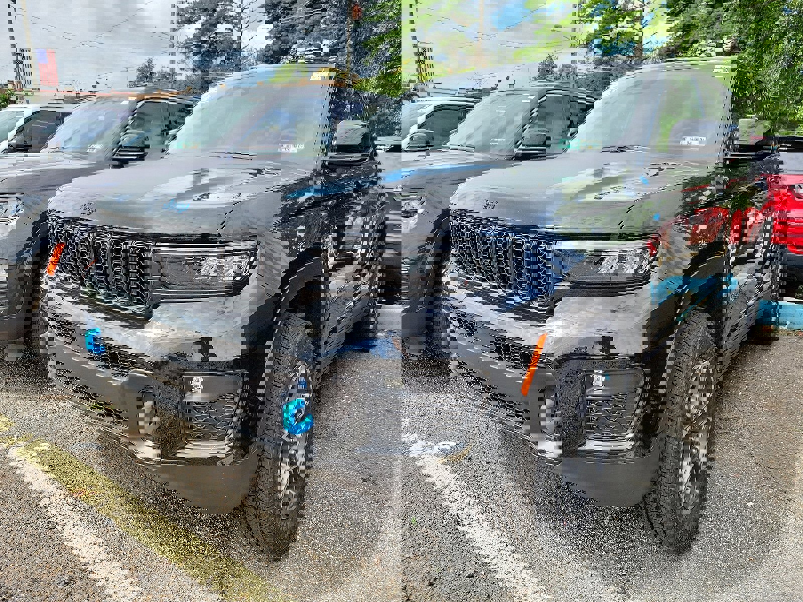 New 2023 Jeep Grand Cherokee Trailhawk w/ Luxury Tech Group III image 3