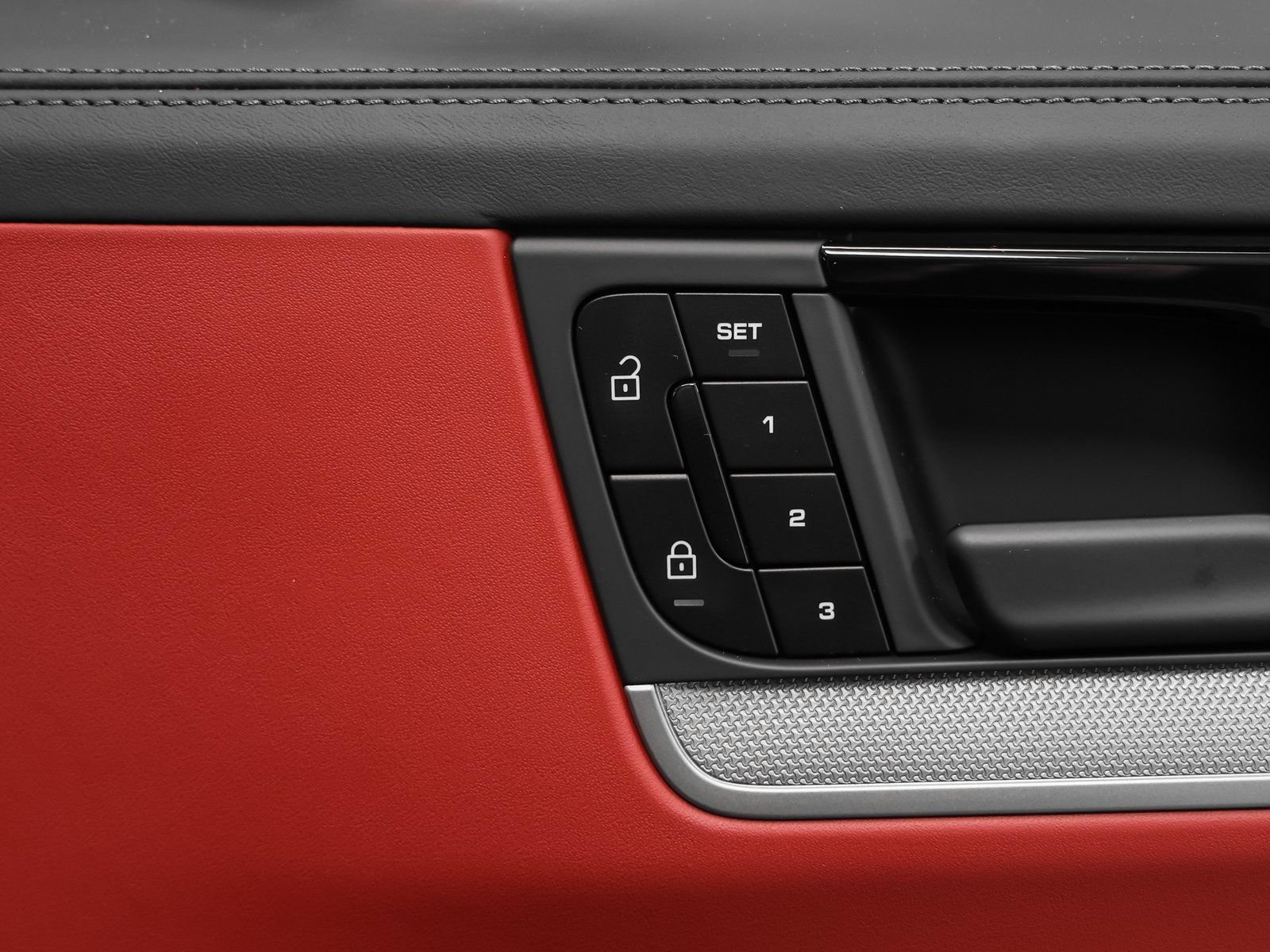 Certified 2026 Porsche Cayenne E-Hybrid AWD/4WD image 21