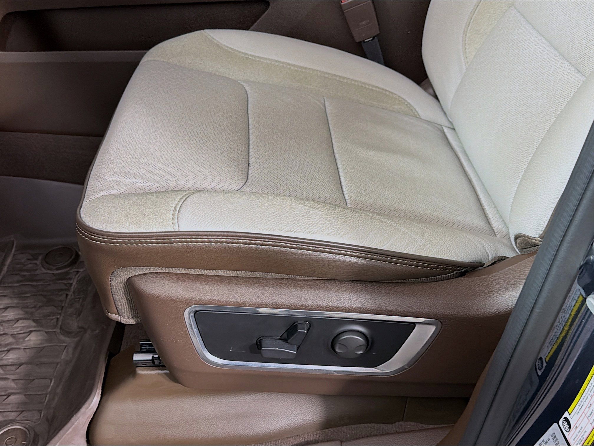 Used 2026 RAM 1500 Laramie image 22