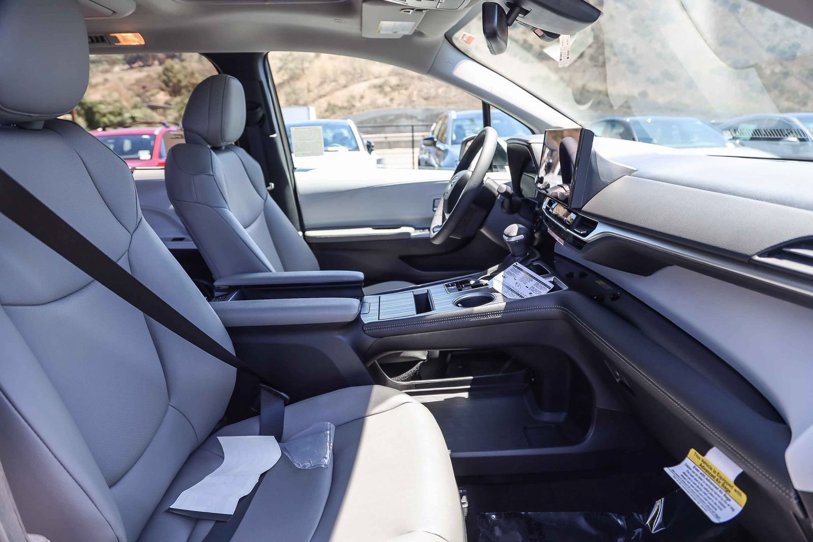 New 2026 Toyota Sienna XLE FWD image 18