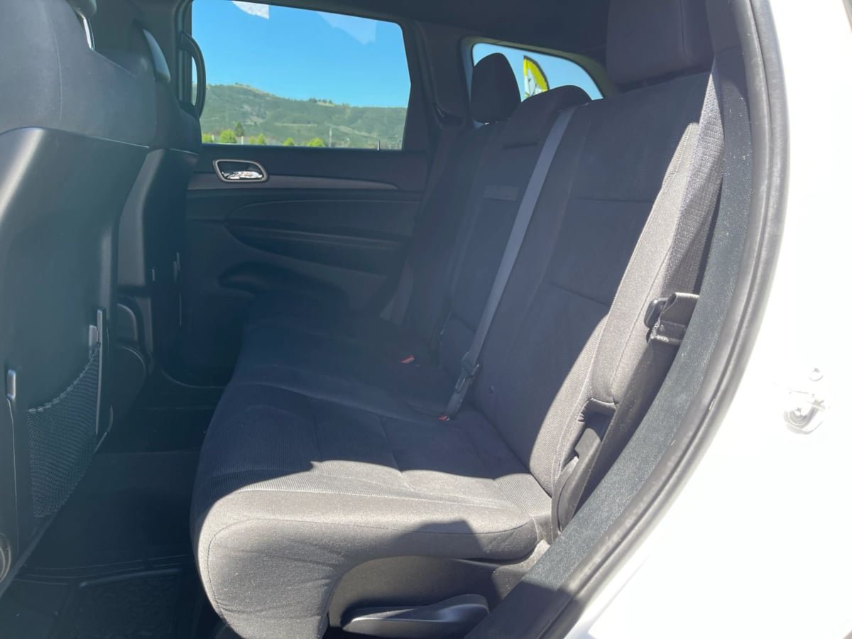Used 2017 Jeep Grand Cherokee Laredo RWD image 20