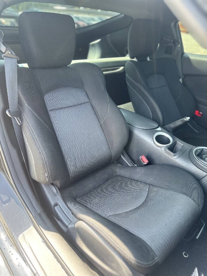 Used 2014 Nissan 370Z Coupe RWD image 26