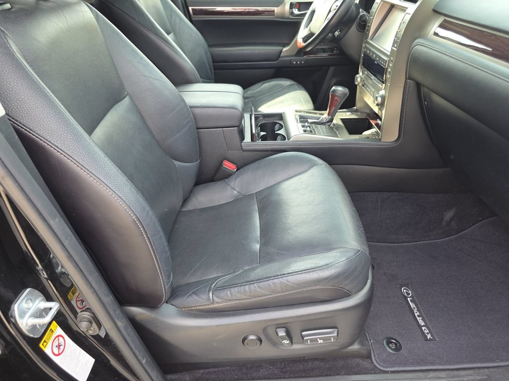 Used 2014 Lexus GX 460 w/ Premium Package AWD/4WD image 18