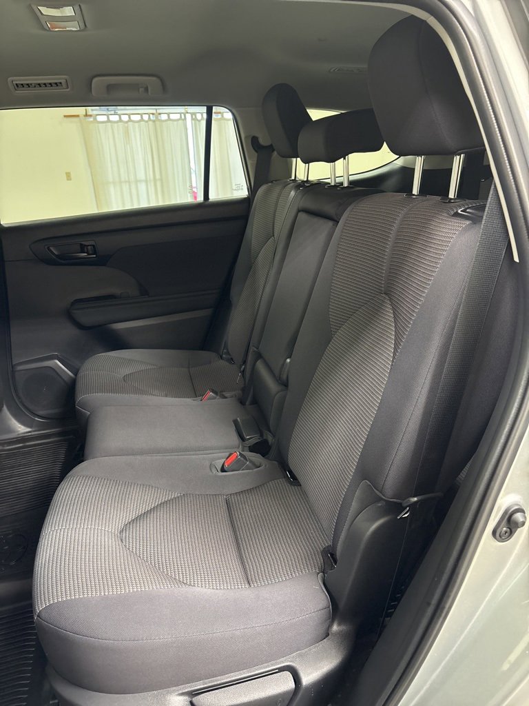 Used 2023 Toyota Highlander L image 22