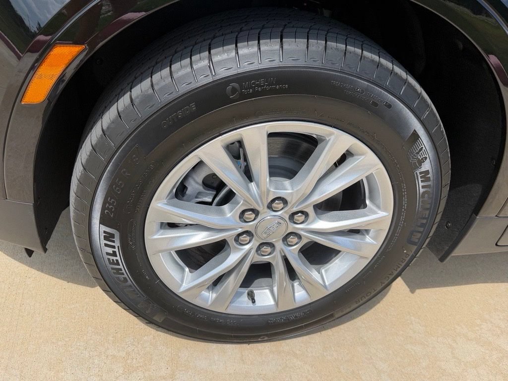 New 2026 Cadillac XT5 Luxury w/ LPO, Floor Liner Package FWD image 11