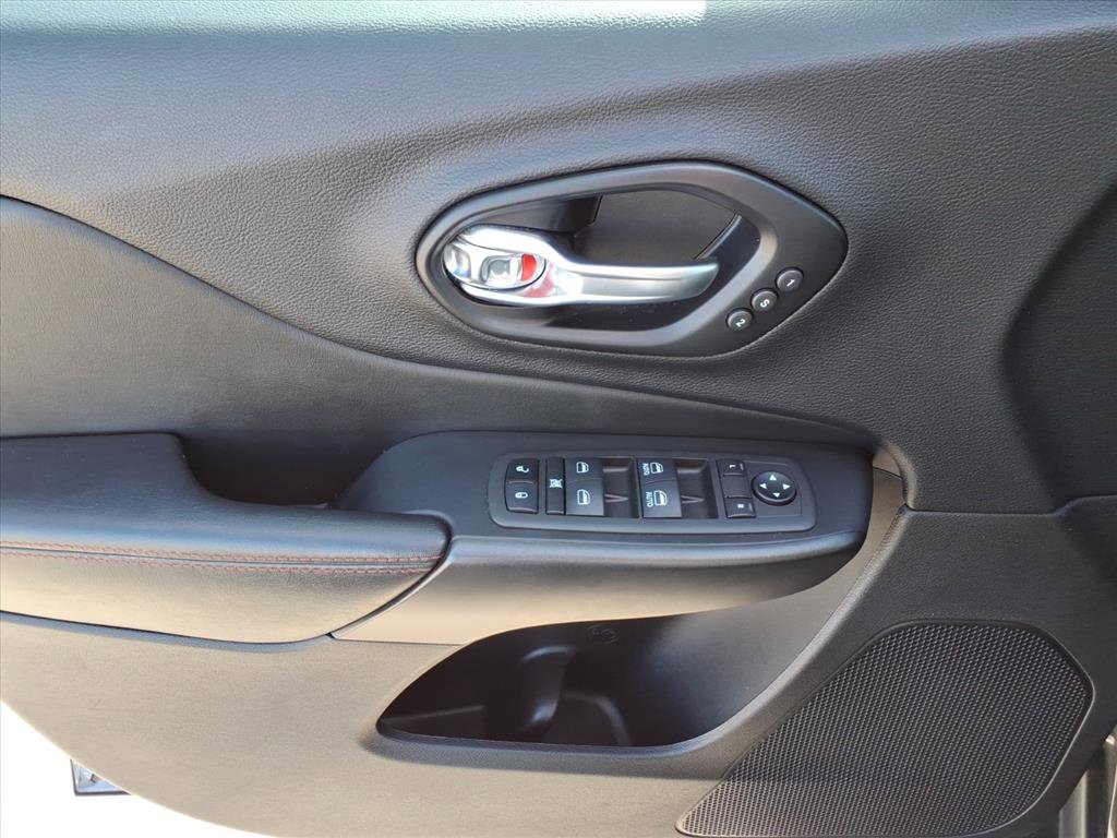 Used 2022 Jeep Cherokee Trailhawk w/ Premium Leather Package image 15