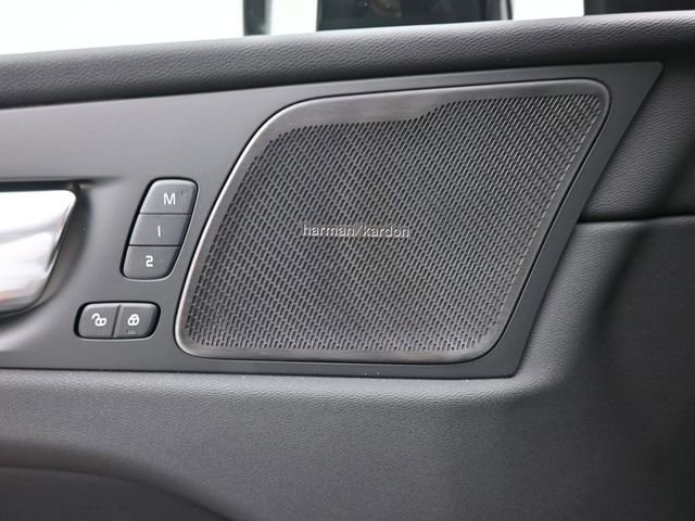 New 2026 Volvo XC60 B5 Ultra w/ Climate Package image 29