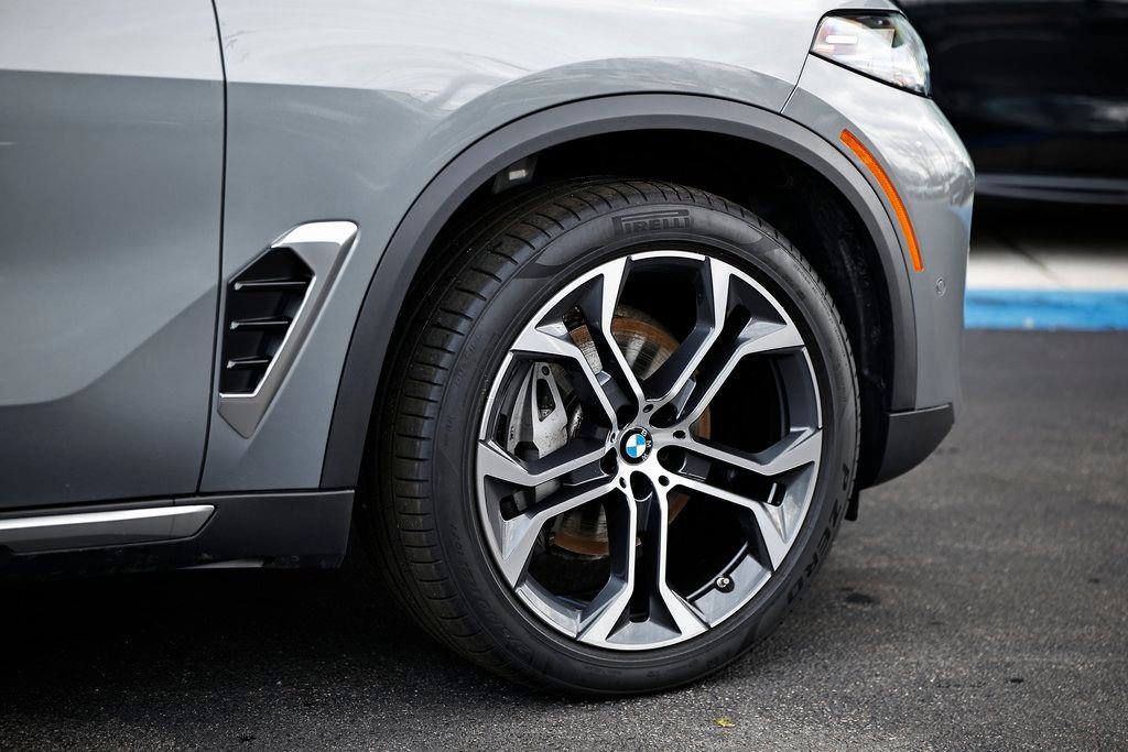 Certified 2025 BMW X5 sDrive40i w/ Premium Package image 5